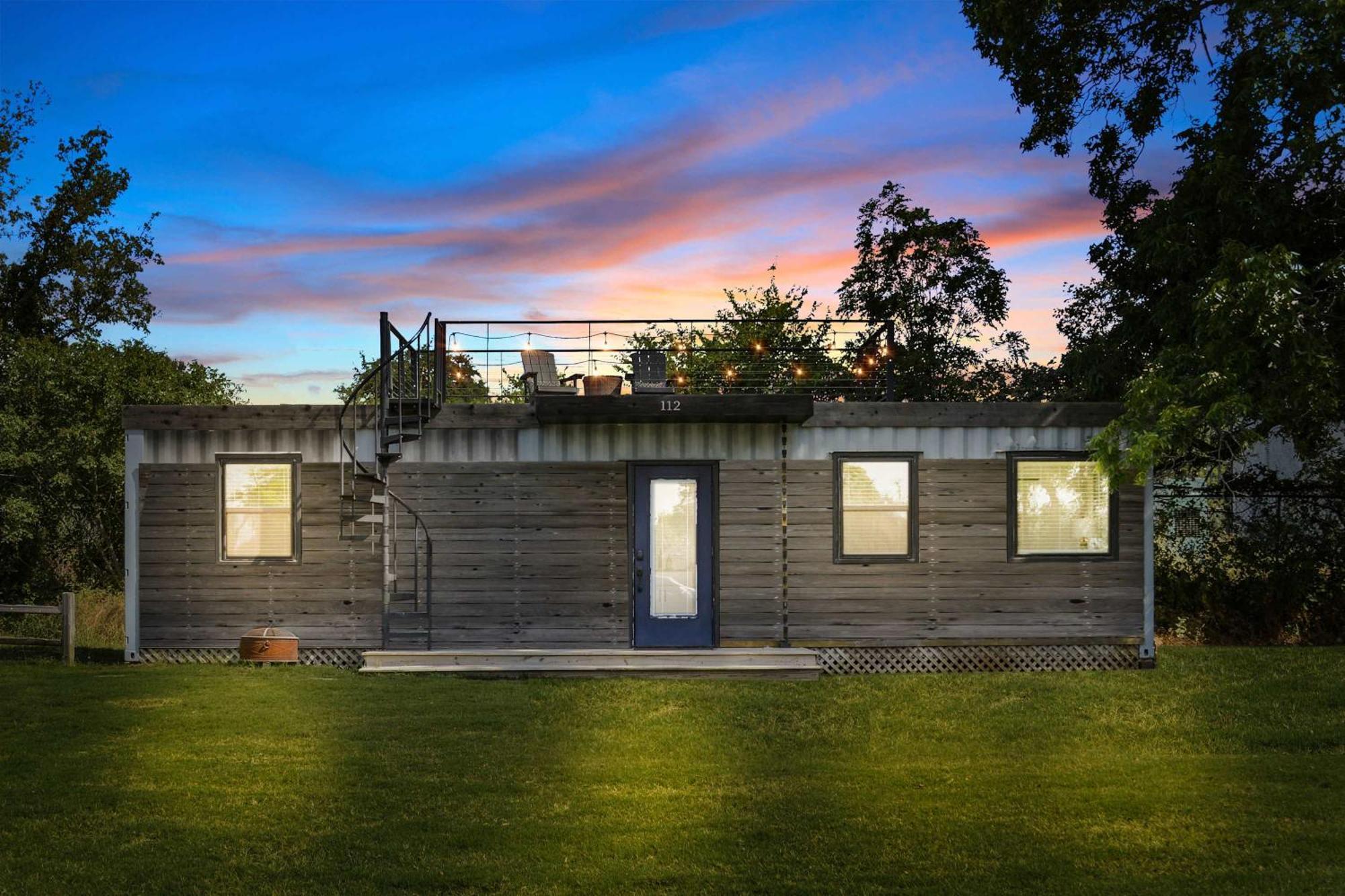 הוילה Bellmead The Woods- Container Tiny House 12 Min To Magnolia/Baylor/Downtown מראה חיצוני תמונה